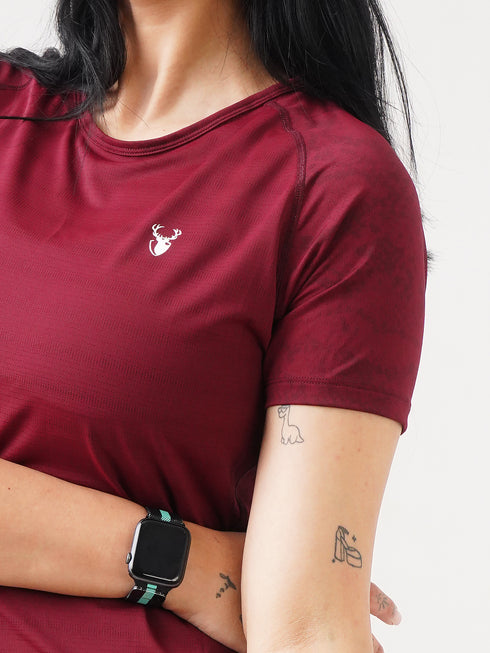 Leera Contrast Raglan Tee in Maroon